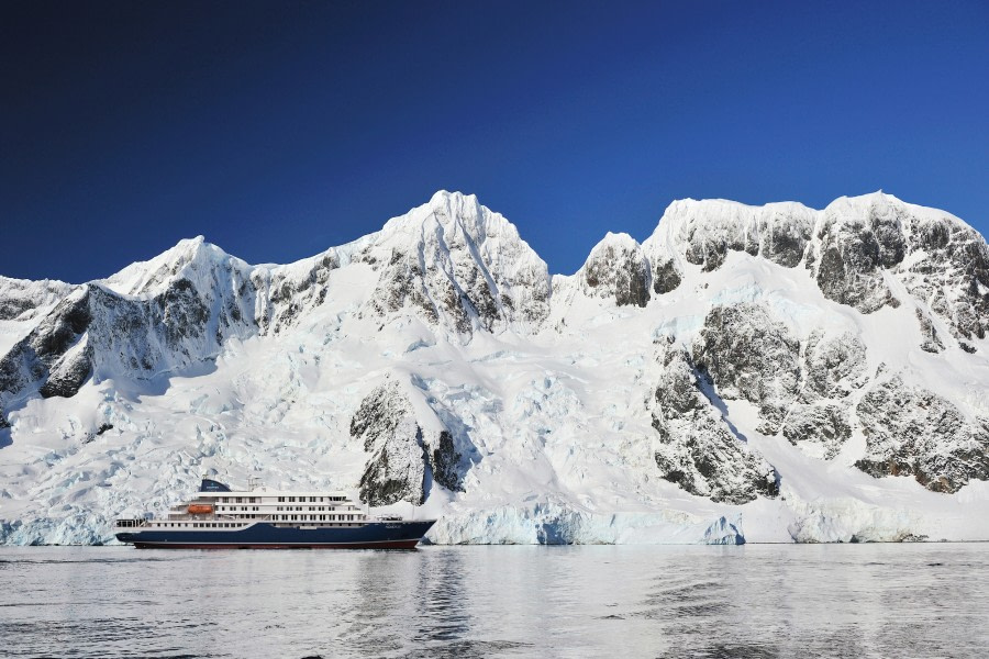 Hondius Antarctica landscape © Oceanwide Expeditions.jpg