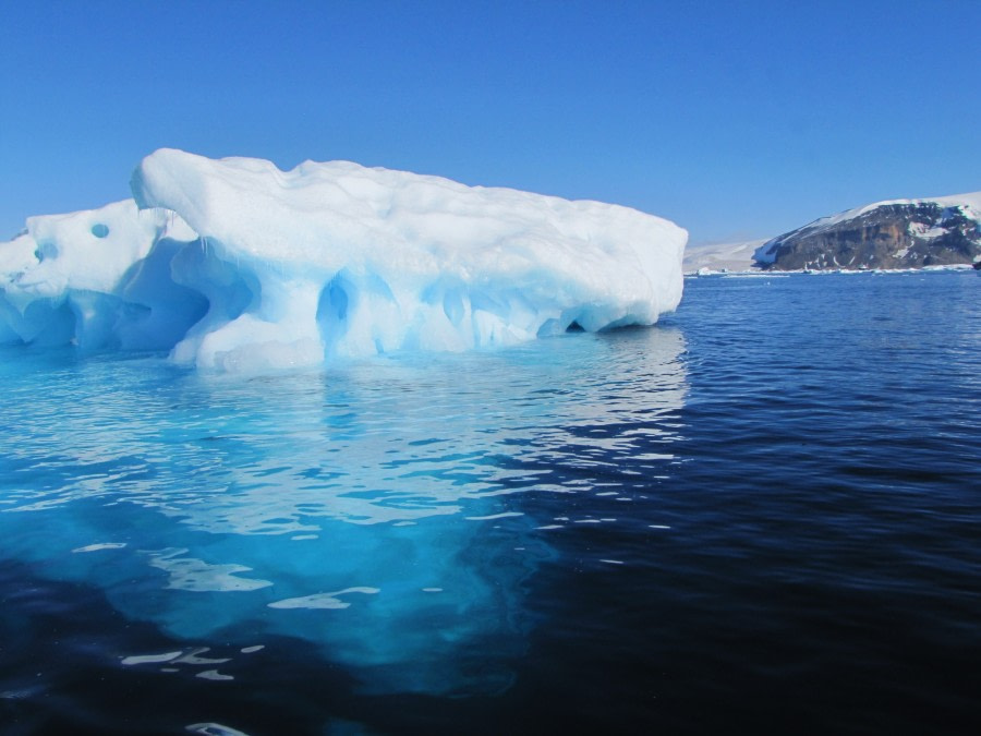 OTL29-18 Day 14 Brown Bluff iceberg 2 © Oceanwide Expeditions.JPG