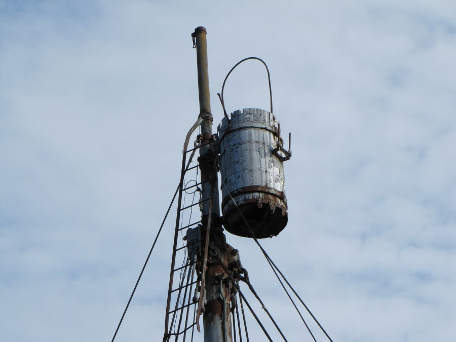 OTL29-18 Day 8 Grytviken Petrel crow's nest © Oceanwide Expeditions.JPG