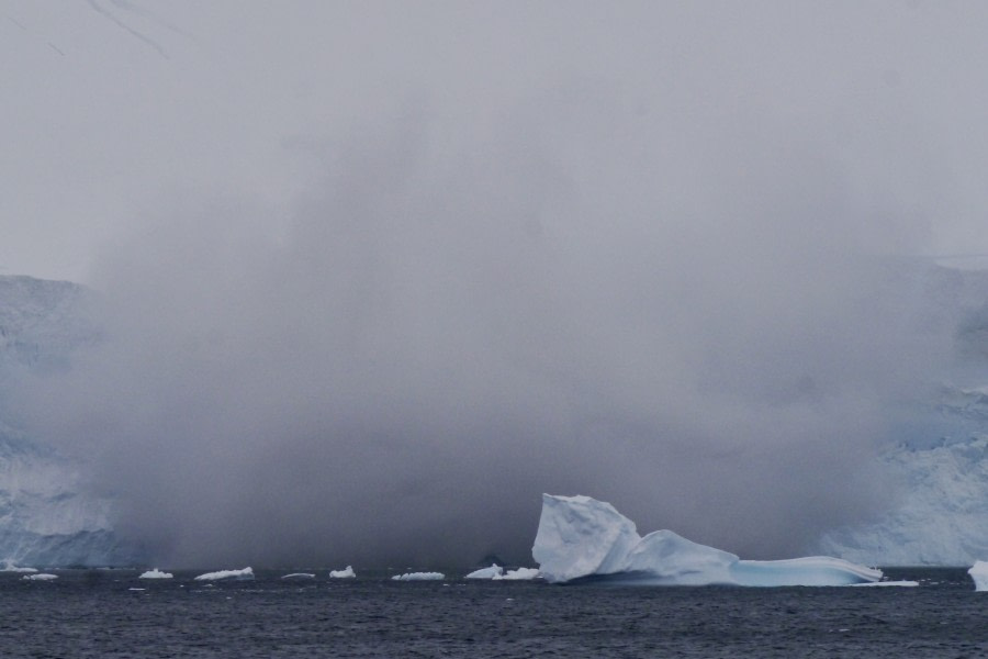 PLA31-18 Wilhelmina & Danco P1310483 © Oceanwide Expeditions.jpg © Oceanwide Expeditions.jpg