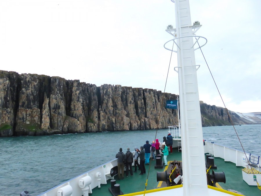 Hinlopen Strait: Alkefjellet & Torellneset