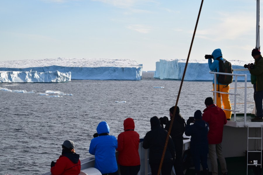 PLA16-18 Day 4 Day 4 tabulars_people_shelli-Oceanwide Expeditions.JPG