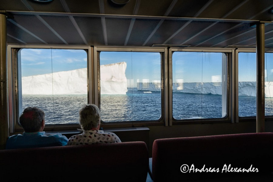 PLA16-18 Day 4 20180908_AndreasAlexander_Icebergs-Oceanwide Expeditions.jpg