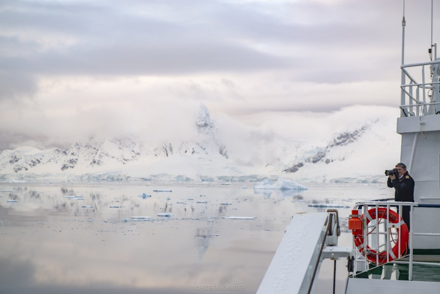 OTL22-18 - 20181111 - Paradise Harbour - Esther Kokmeijer-12 - Oceanwide Expeditions.jpg