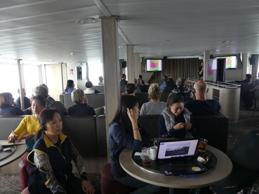 PLA23-18, 20 DEC, Weather briefing -Oceanwide Expeditions.JPG