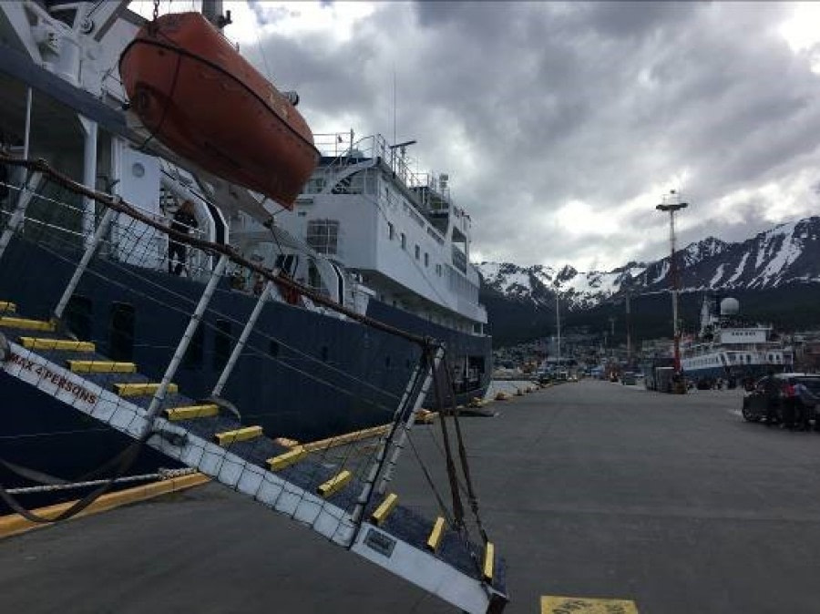 PLA25-18 EMBARKATION, Ushuaia -Oceanwide Expeditions.jpg