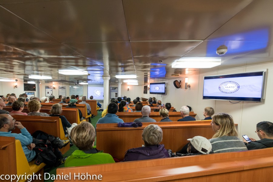 OTL30-19, Daniel Hoehne A46I3667-2 - Oceanwide Expeditions.jpg