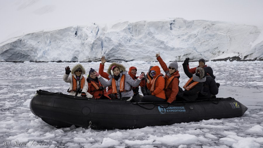 PLA27-19, Day 7 Orne zodiac cruise - Oceanwide Expeditions.jpg