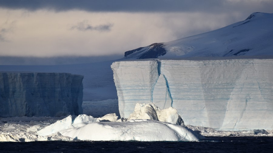 PLA30-19, DAY 7-17 MAR Sunset - Oceanwide Expeditions.JPG