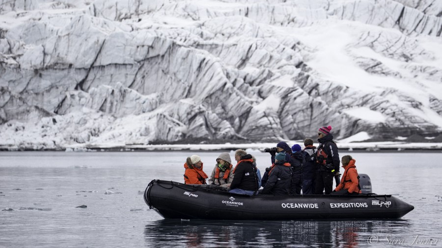 HDS03-19, DAY 11 Zodiac - Oceanwide Expeditions.jpg