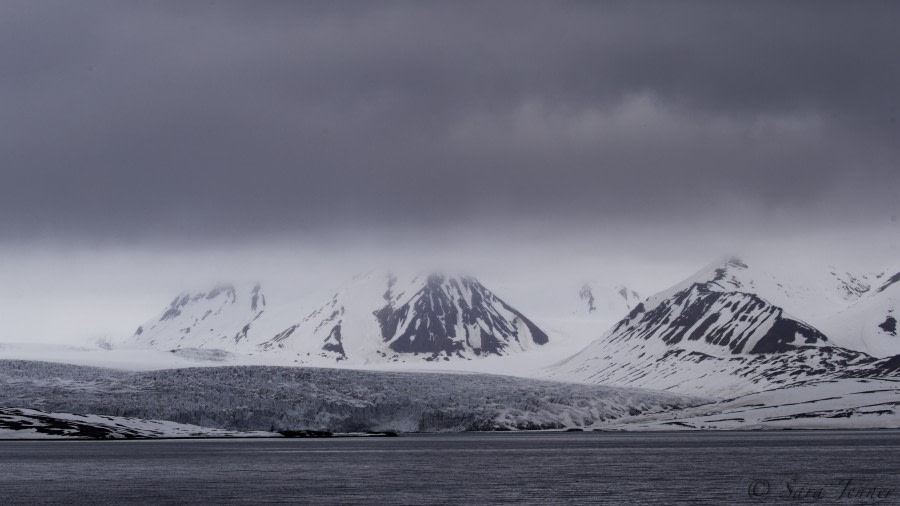 HDS03-19, DAY 11 Glacier - Oceanwide Expeditions.jpg