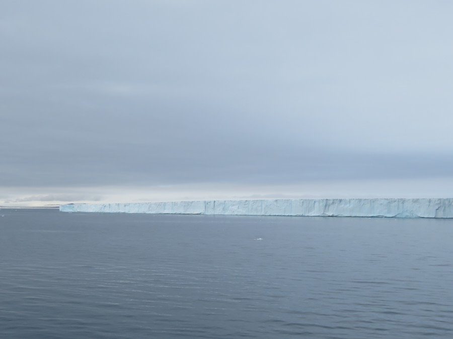 HDS05-19, DAY 04, MiriamVermeij-2406-Brasvelbreen - Oceanwide Expeditions.jpg