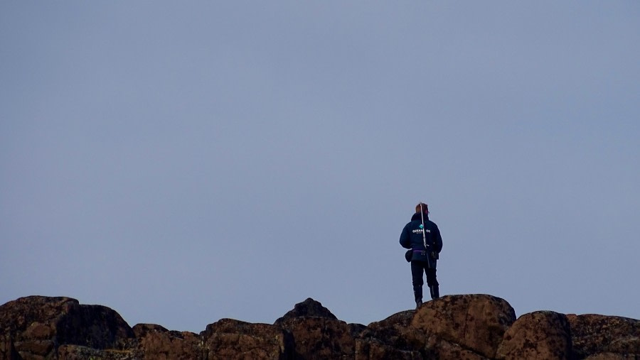 HDS05-19, DAY 06, meike - Ian  on patrol - Oceanwide Expeditions.jpg