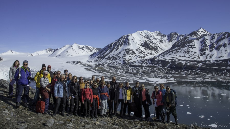 HDS04-19, DAY 07, Group photo - Oceanwide Expeditions.jpg