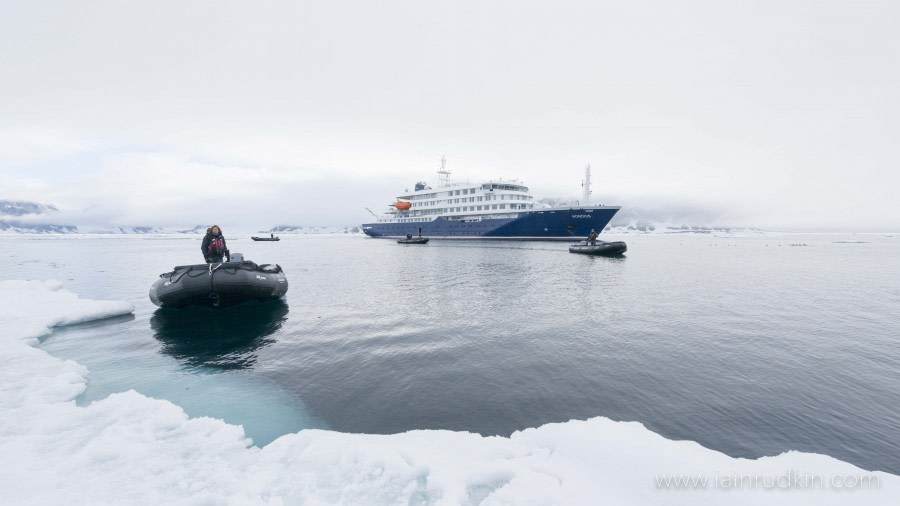 HDS06-19, DAY 03, Iain Rudkin - Guide5 - 30062019 - Oceanwide Expeditions.jpg