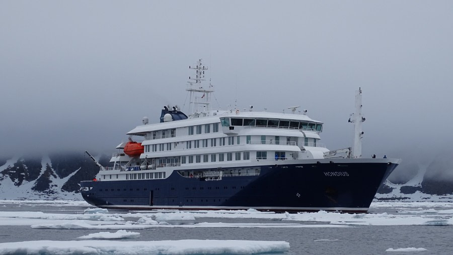 HDS06-19, DAY 03, meike hondius - Oceanwide Expeditions.jpg