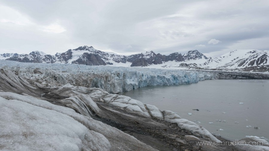 HDS06-19, DAY 04, Iain Rudkin - Landscape2 - 01072019 - Oceanwide Expeditions.jpg