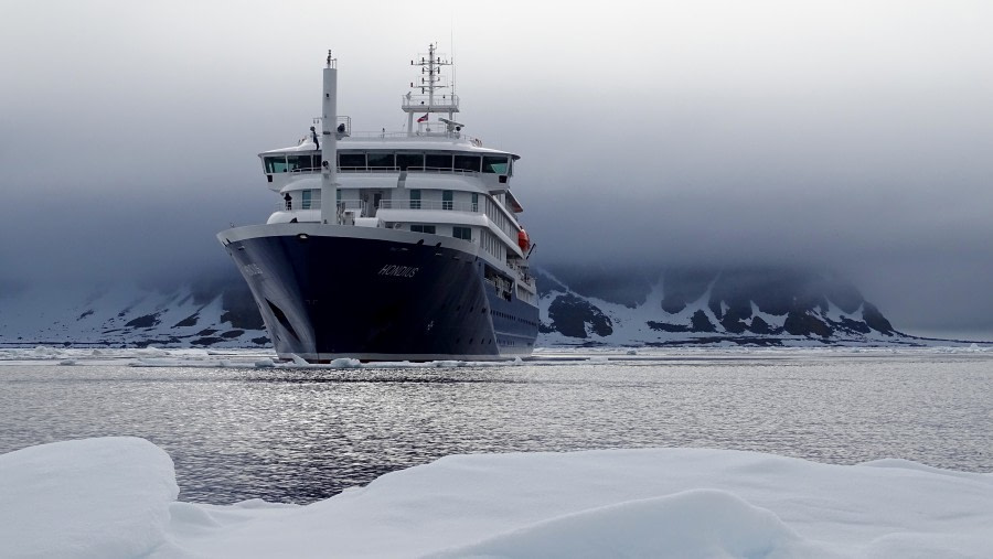 HDS06-19, DAY 03, hondius meike - Oceanwide Expeditions.jpg