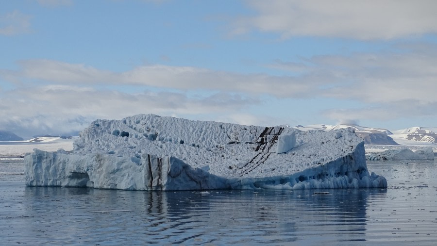 HDS07-19, DAY 08, meikesjoer-landscape2 - Oceanwide Expeditions.jpg