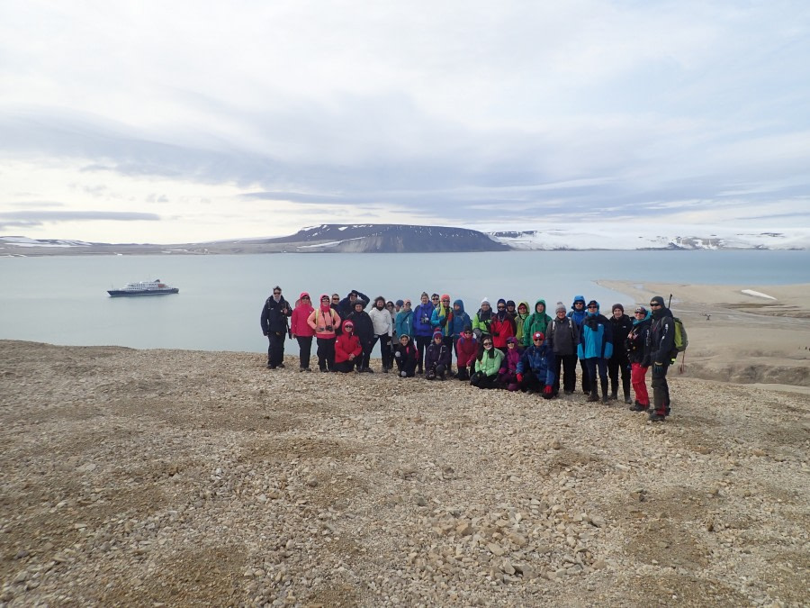 Palanderbukta and sailing South-West along Bråsvellbreen