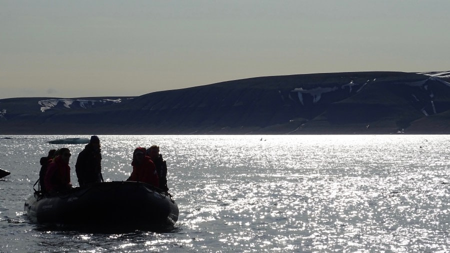 HDS08-19 DAY 06_meikesjoer-zodiac -Oceanwide Expeditions.jpg