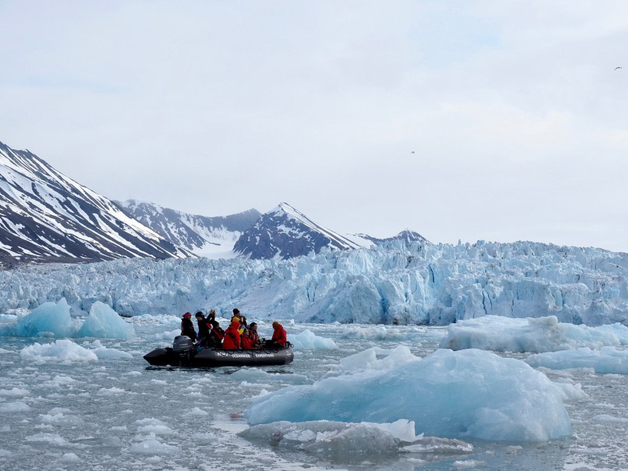 HDS08-19 DAY 03_Melissa cruising on ice Mariela Cornejo-Oceanwide Expeditions.jpg