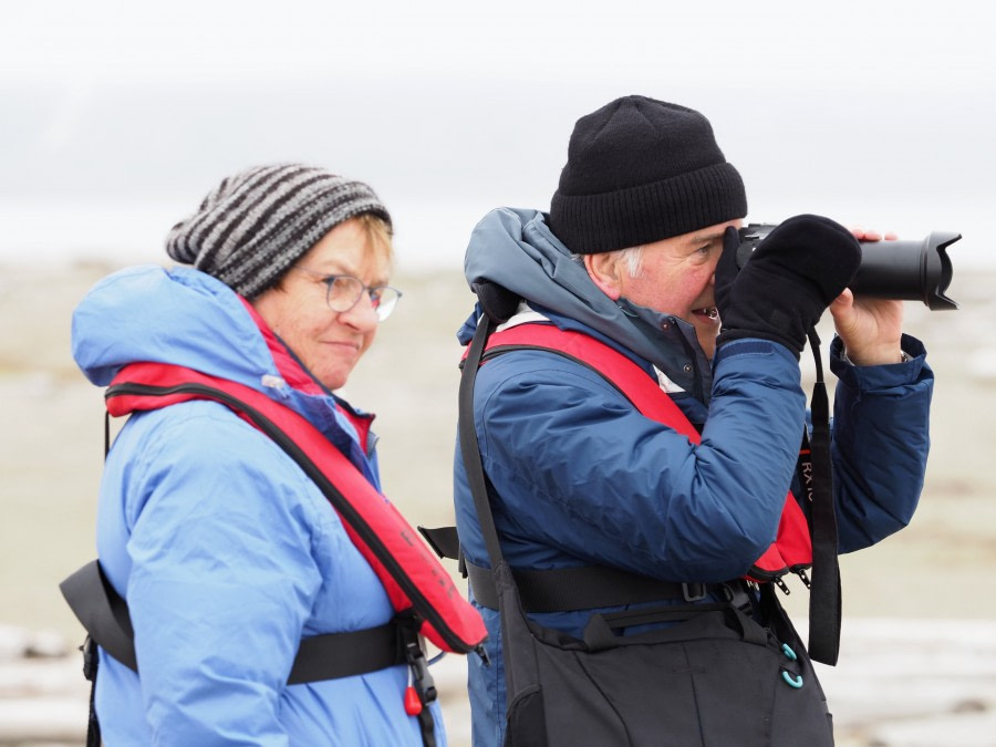 HDS09-19 DAY 09 MScott - Pic of photographer - Oceanwide Expeditions.jpg