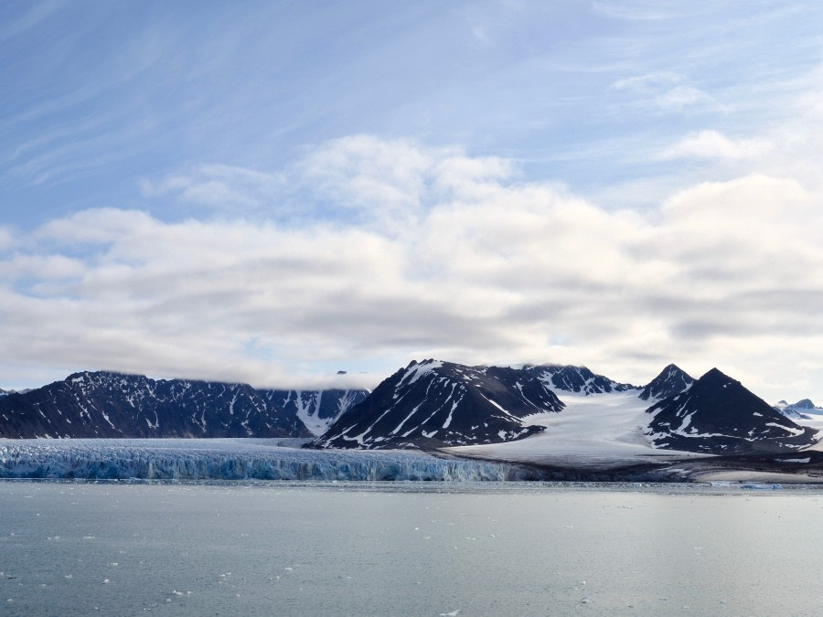 HDS09-19 DAY 02 Cornejo-Lillehookbreen - Oceanwide Expeditions.jpg