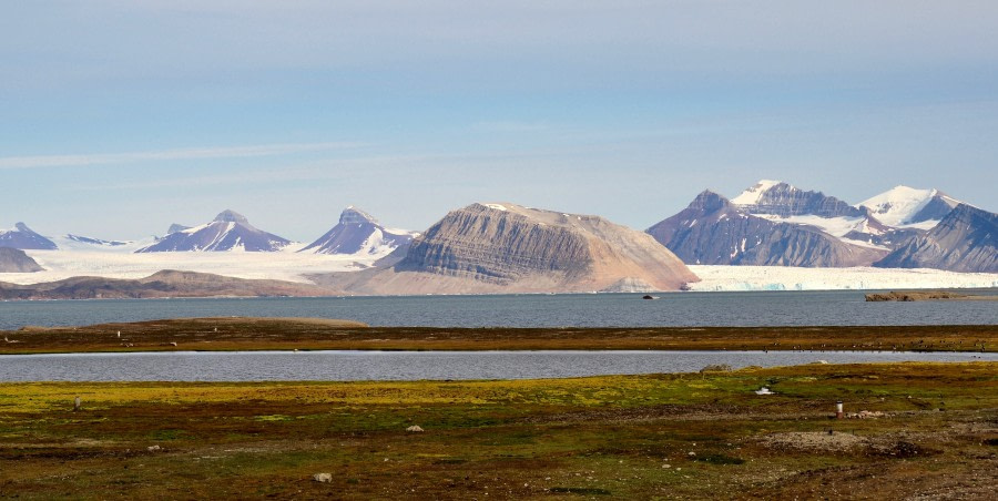 HDS09-19 DAY 02 Cornejo-Mountains Ny-Alesund - Oceanwide Expeditions.jpg