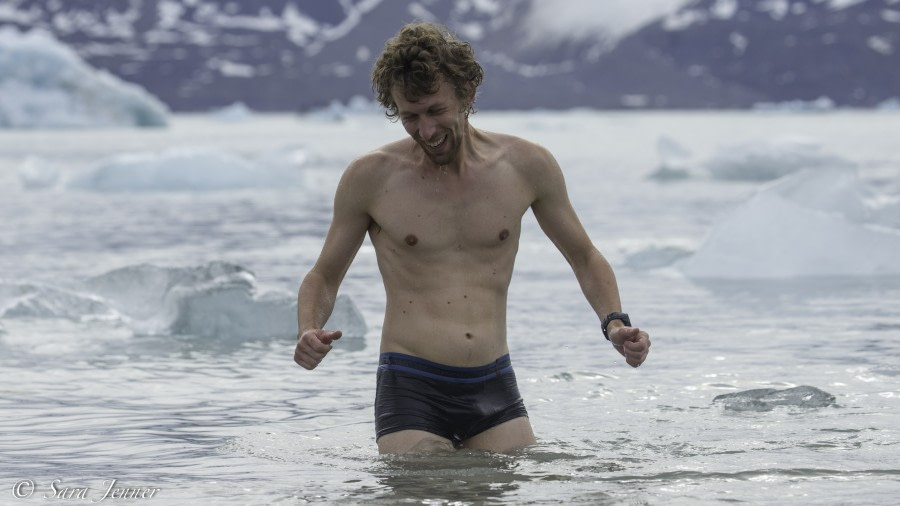 HDS08-19 DAY 03_Polar Plunge 4 -Oceanwide Expeditions.jpg