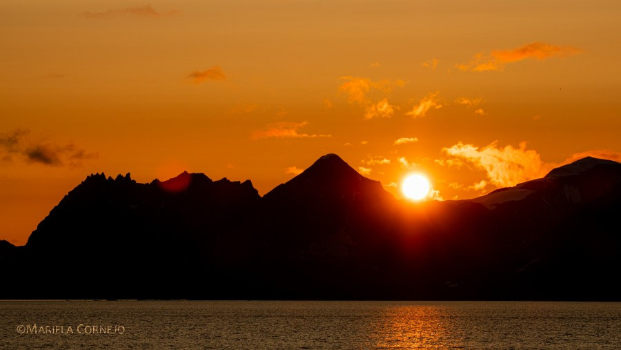 HDS11-19 DAY 09 Cornejo-Sunset sunrise in Svalbard 1 -Oceanwide Expeditions.jpg