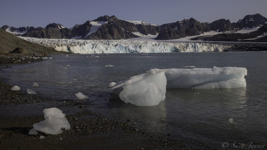 HDS11-19 DAY 02 Glacier-2 -Oceanwide Expeditions.jpg