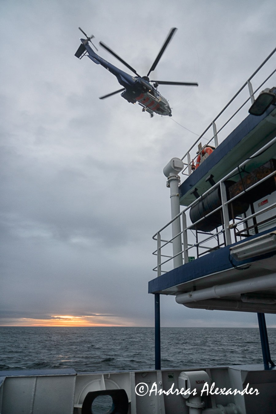 PLA16-19 20190907_Helicopter_rescue_AndreasAlexander -Oceanwide Expeditions.jpg