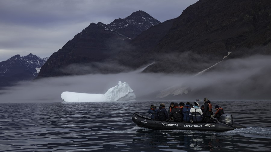 HDS15-19 Day 07 Zodiac cruise -Oceanwide Expeditions.jpg