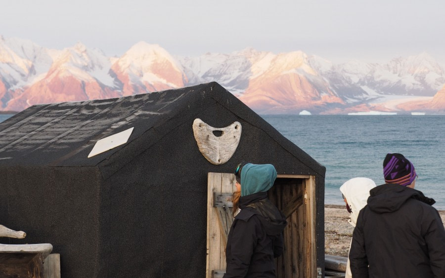 PLA16-19 20190913_Holmbugt (c) Christian Engelke P9133678 -Oceanwide Expeditions.JPG