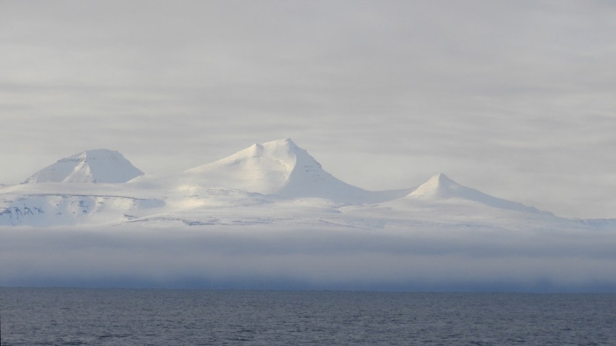 HDS15-19 Day 02 greenland_in_sight_erubio -Oceanwide Expeditions.jpg