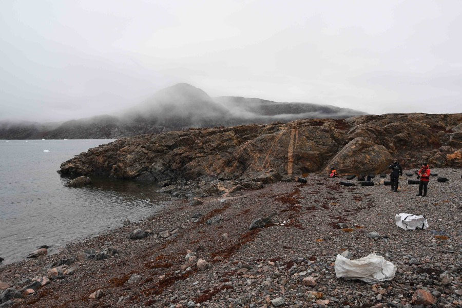 PLA18-19 20190925_Baldurthorvaldsson_Sydkap-Landing-Site -Oceanwide Expeditions.jpg