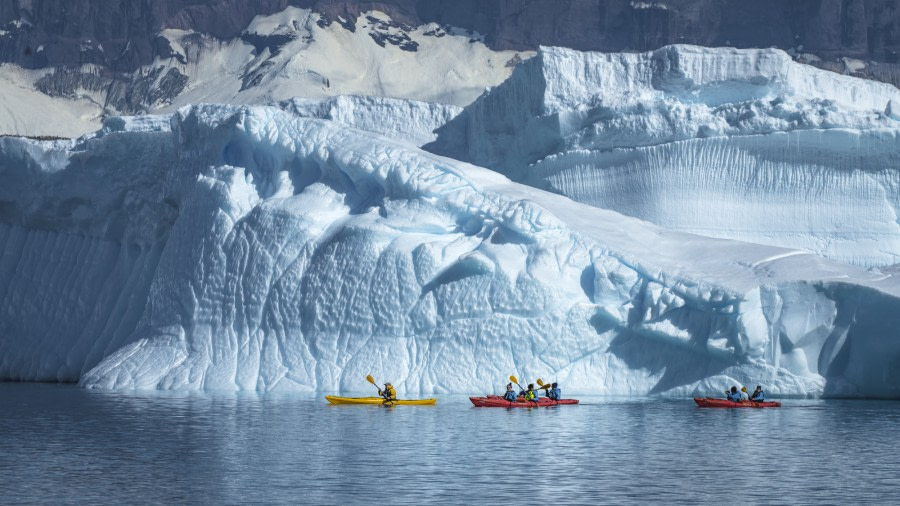 HDS24-19 CuvervilleKayakersWithIceberg -Oceanwide Expeditions.jpg