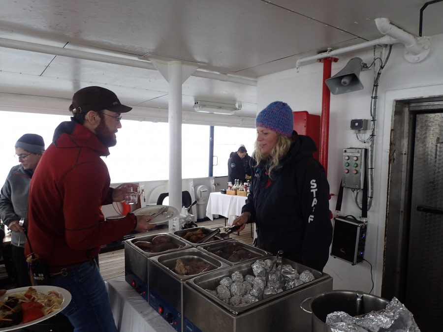 PLA27-20, DAY 05, 6-barbecue HD (7) -Oceanwide Expeditions.JPG