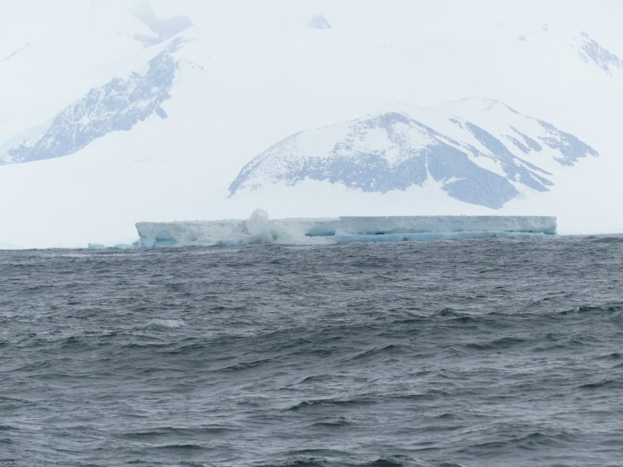 OTL27-20, Ross Sea iceberg, Victoria Salem -Oceanwide Expeditions.JPG