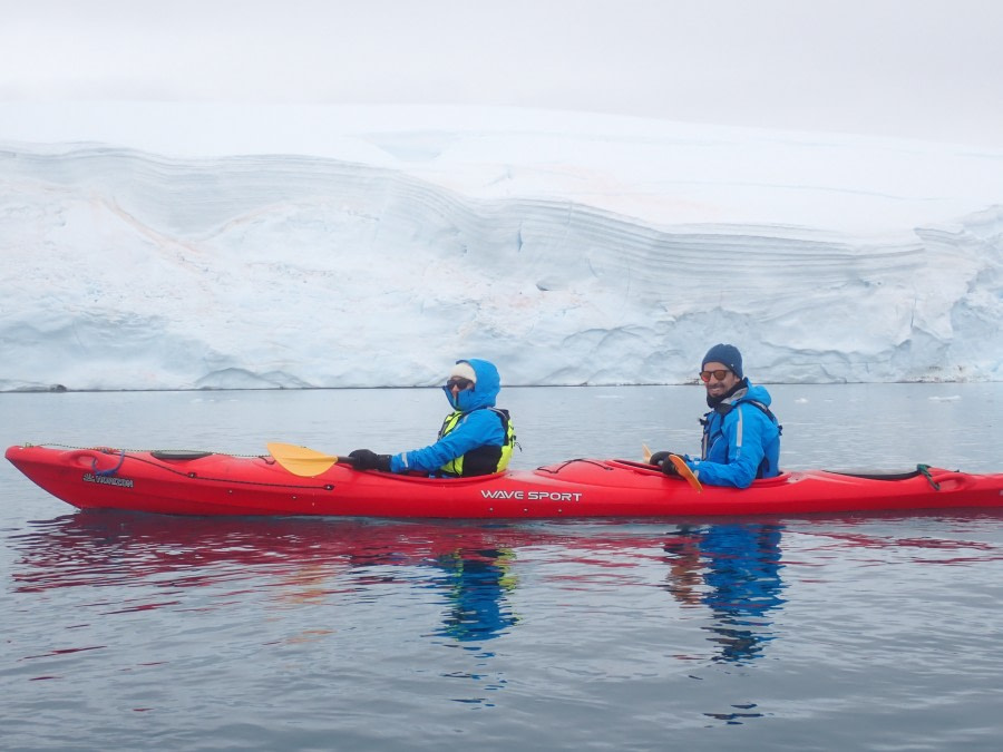 HDS27a-20, Kayak, Danco IslandP1140195 - Oceanwide Expeditions.JPG