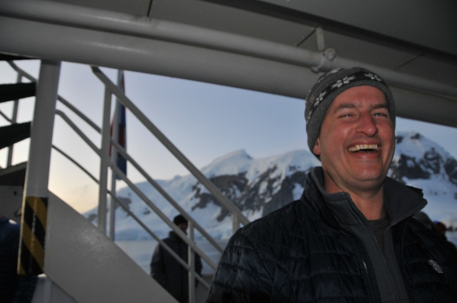 PLA30-20, Day 07, 22 FEB, Damoy & Stony, Barbecue3_CelineClement -Oceanwide Expeditions.JPG