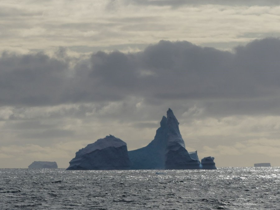 OTL28-20, 07 Mar, Atmospheric iceberg, Victoria Salem - Oceanwide Expeditions.JPG