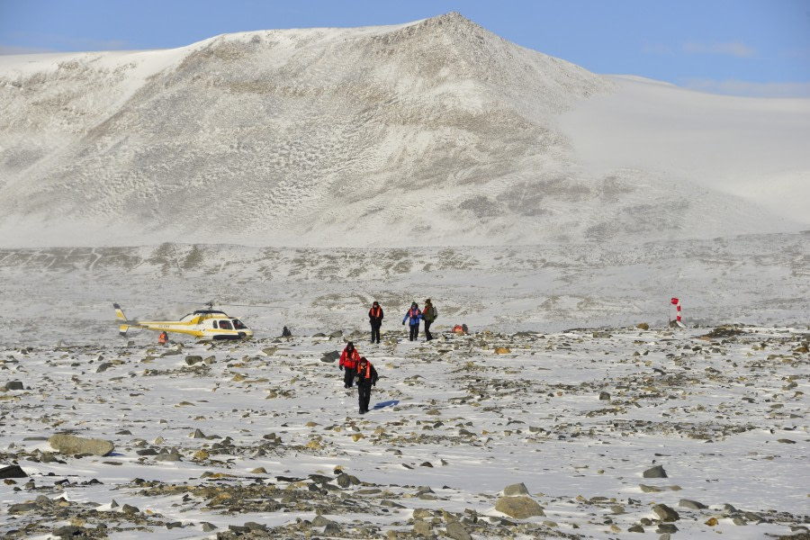 OTL28-20, 20200229-Gary-Taylor Valley landing site Gary Miller - Oceanwide Expeditions.JPG