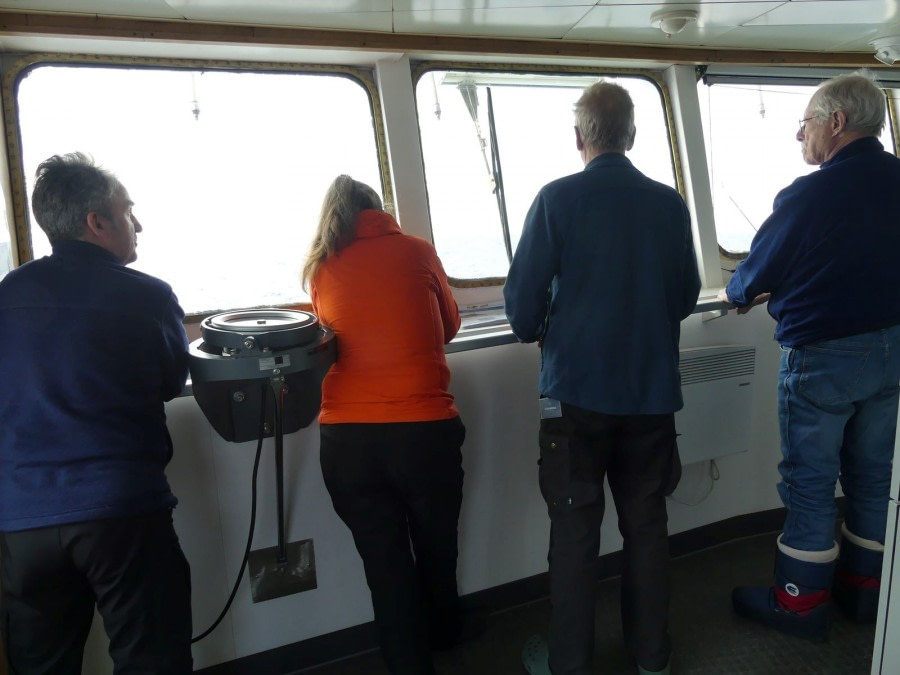 OTL28-20, 07 Mar, Passengers on the Bridge, Victoria Salem - Oceanwide Expeditions.jpg