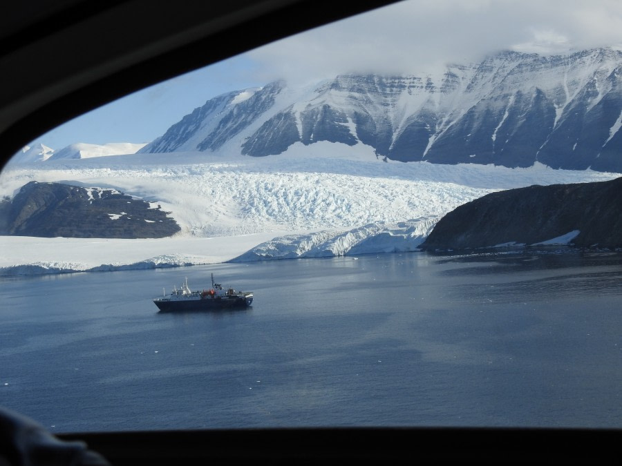 OTL28-20, DSCN1879 Simon Cook - Oceanwide Expeditions.JPG