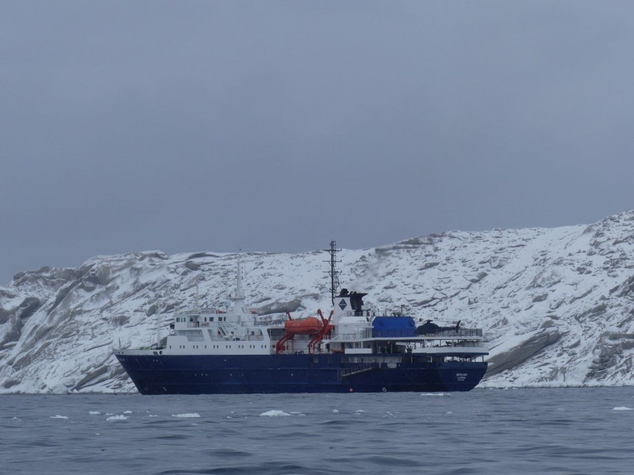 OTL28-20, 02 Mar, Ortelius in Antarctica, Victoria Salem - Oceanwide Expeditions.jpg