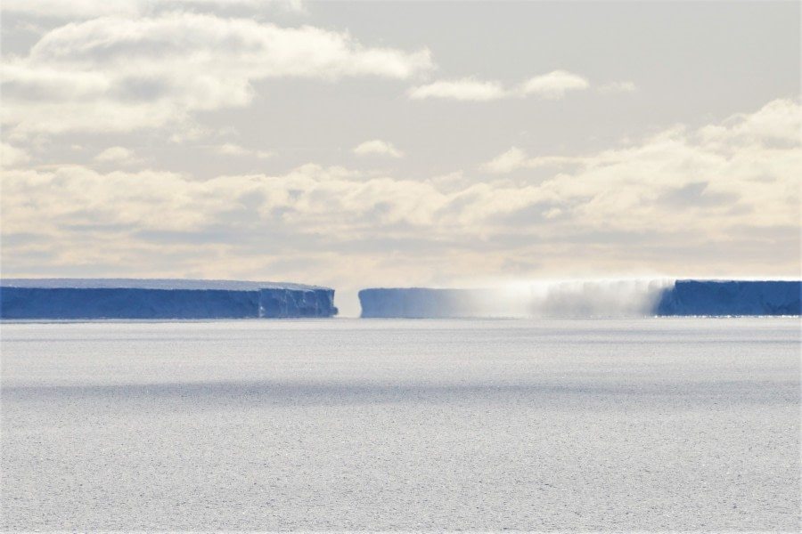 OTL28-20, 20200229-Gary-catabatic on iceberg Gary Miller - Oceanwide Expeditions.JPG