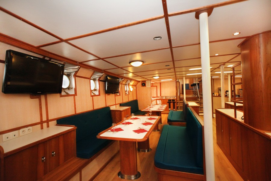 Rembrandt van Rijn dining & lecture room © Monica Salmang-Oceanwide Expeditions (1).jpg