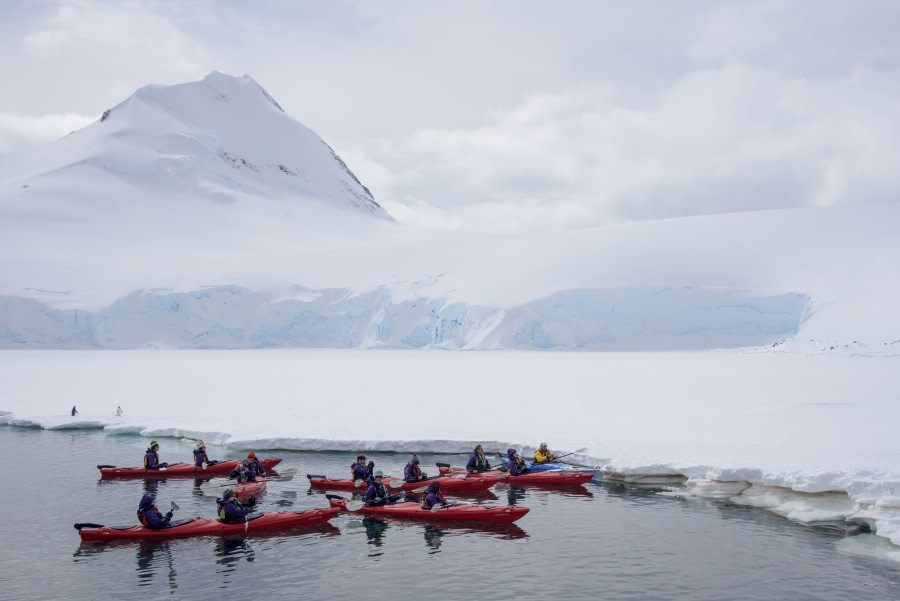 Kayaking, Antarctica, November © Folkert Lenz-Oceanwide Expeditions (15).jpg